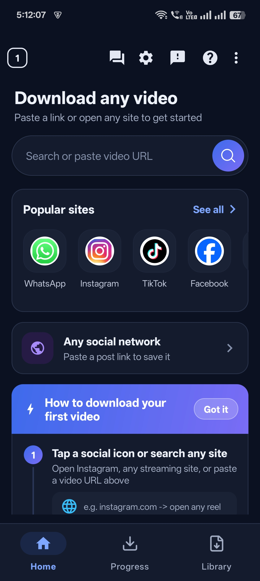 Universal Video Downloader home screen with the search or paste video URL box and popular sites